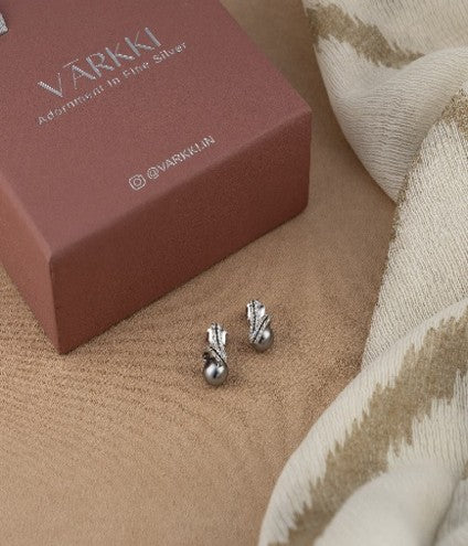 Grey Pearl Twisted Studs